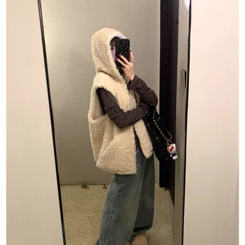 Ženski kapuljačasti prsluk od vune i krzna, bez rukava, casual stil, zima 2025