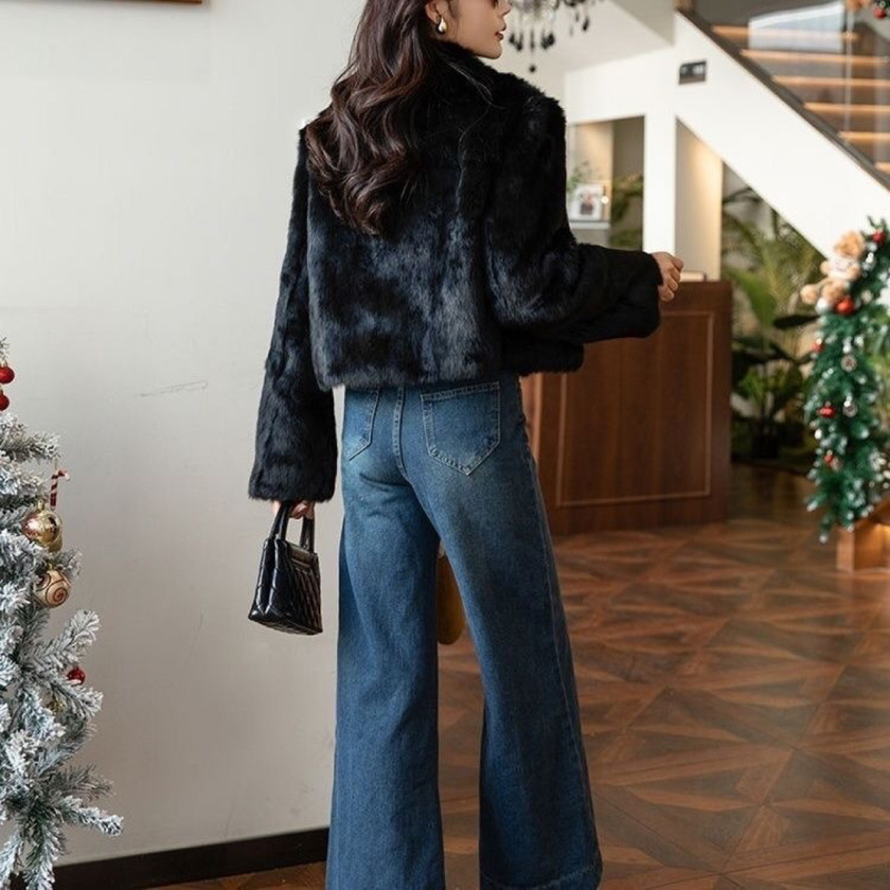 Ženski kaput od krznenog kunićjeg krzna, kratka duljina, dugi rukavi, duljina 40–50 cm, proljeće 2025