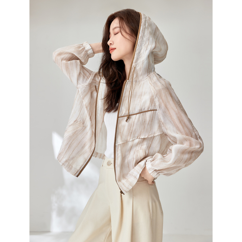 Ženska lagana kapuljačasta jakna s gradientnim uzorkom, srednja duljina, dugi rukav, zatvarač, ultra-tanka tkanina, opuštena silueta, sadržaj glavnog materijala 70-80%