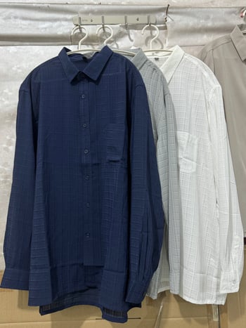 Cămașă bărbătească cu model în carouri, mâneci lungi, croială lejeră, guler tip lapel, țesătură ușoară din poliester (96%+)