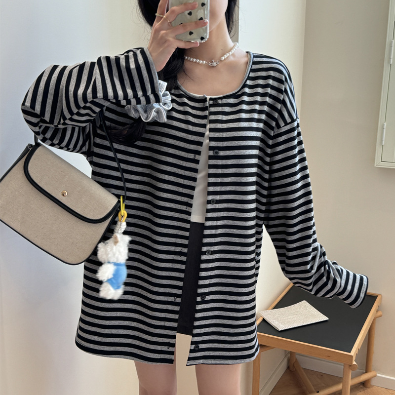 Cardigan în dungi cu mâneci lungi, protecție solară, amestec bumbac-elastan, croială lejeră, lungime medie 65–80 cm