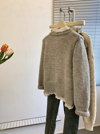 Pletený cardigan s čipkovou mašličkou, A-čkový střih, polo golier, ležérne rukávy s volánmi, kapucňa, hrubá pletenina, zmes polyesteru a akrylu