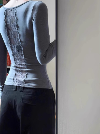 Tričko s V- golierom, dlhé rukávy, úzky strih, geometrický vzor, bavlnená látka 90–95% bavlny