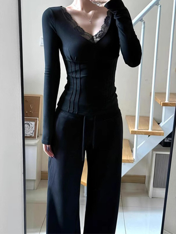 Tričko s V- golierom, dlhé rukávy, úzky strih, geometrický vzor, bavlnená látka 90–95% bavlny