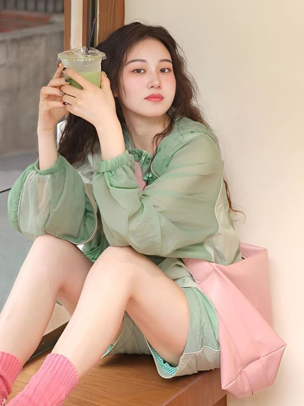 Dvodjelni sunčani sportski komplet s kapuljačom, dugim rukavima i kratkim hlačama, lagani poliester