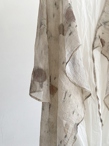 Bluza s vezicama u Zen stilu od Tencela, biljni cvjetni uzorak, nepravilni kroj, dugi rukavi, UV zaštita UPF30+