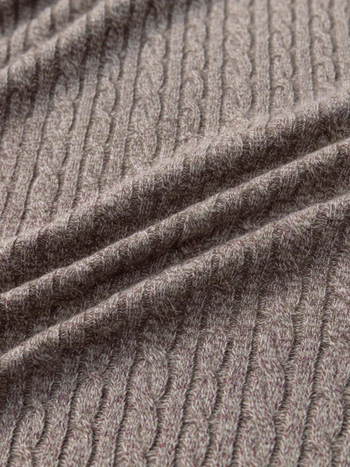 Πλεκτός πουλόβερ με φλοράλ καμπά πλέξη από μαλλί, μισό φερμουάρ, χαλαρή εφαρμογή.