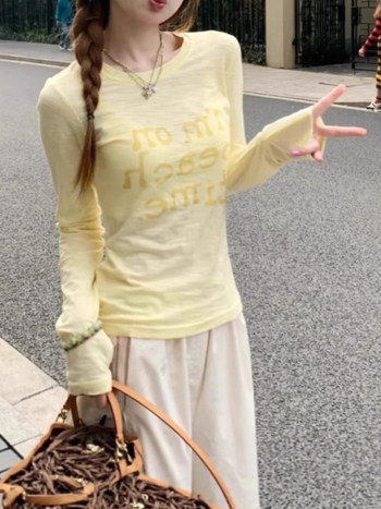 Bluza s dugim rukavima i printom slova, Lyocell linen, viskoza osnova, 95%+ sadržaja, standardna duljina 50–65 cm