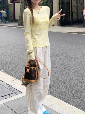 Bluza s dugim rukavima i printom slova, Lyocell linen, viskoza osnova, 95%+ sadržaja, standardna duljina 50–65 cm