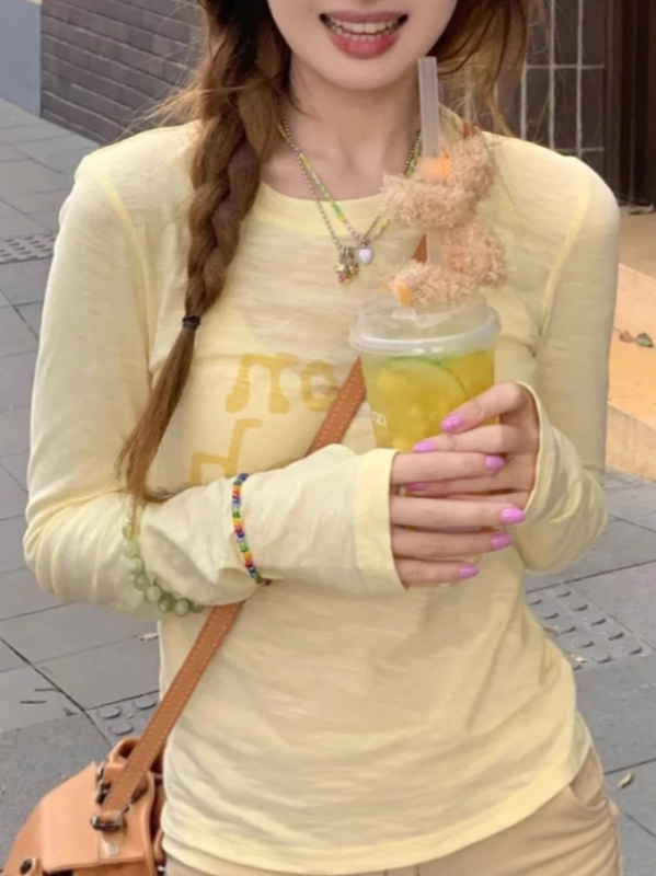 Bluza s dugim rukavima i printom slova, Lyocell linen, viskoza osnova, 95%+ sadržaja, standardna duljina 50–65 cm