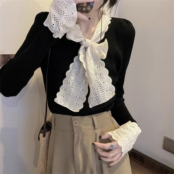Bez rukava top s franucuskim rebrastim dizajnom, čipkast rub, V izrez, opušten oversize kroj, elegantan i ženstven stil