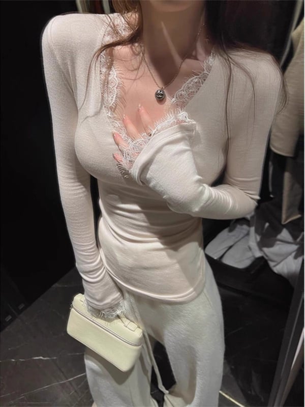 Viskozna majica s V izrezom, dugi rukavi, jednobojna, slim fit kroj, detalji kolage