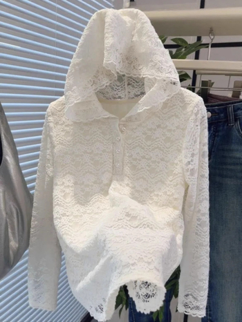 Top s kapuljom u francuskom stilu od čipke, s proreznim detaljima i čipkastim rubom, lagana slojevita donja bluza za proljeće i jesen, prikladan za sitnije tjelesne figure