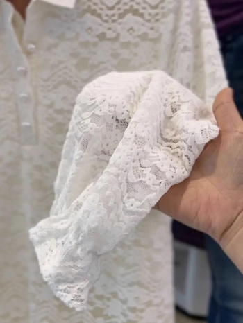 Top s kapuljom u francuskom stilu od čipke, s proreznim detaljima i čipkastim rubom, lagana slojevita donja bluza za proljeće i jesen, prikladan za sitnije tjelesne figure