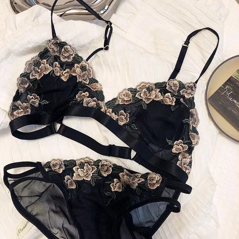 Cipkasti set grudnjaka s trokutastim košaricama, izvezeni detalji, ultra-tanki oblikovani košarice, francuski stil, poliester materijal