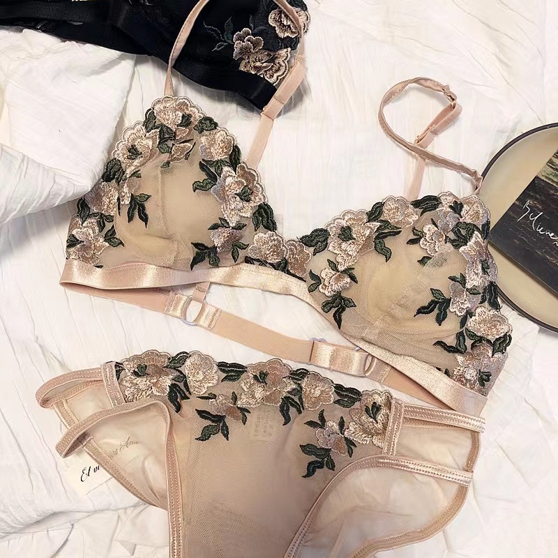 Cipkasti set grudnjaka s trokutastim košaricama, izvezeni detalji, ultra-tanki oblikovani košarice, francuski stil, poliester materijal