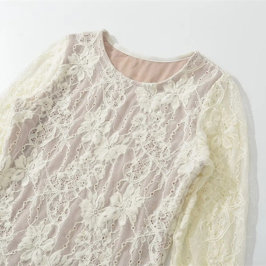 Ženski dugi rukavi T-shirt s dvostrukom reljefnom čipkom crochet – uski kroj, okrugli izrez, pamukova smjesa