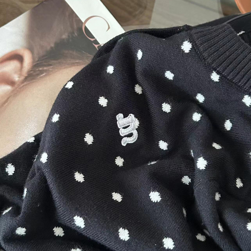 Cardigan s izvezenim točkicama, okrugli izrez, akrilno-elastanski spoj, dugi rukavi, gradski stil