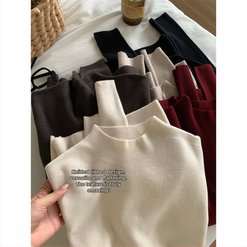 Bezšvový pletený sveter s polovičným rolákom, dlhé rukávy, pletený materiál, úzky strih