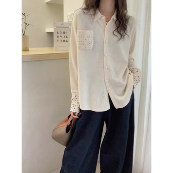 Kardigan od pletenog s otvorenim manžetama, visokim ovratnikom, dugim rukavima, jednim džepom