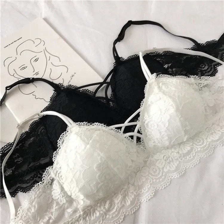 Čipkasti bandeau top, bez naramenica, otvorena leđa, elastan/spandeks materijal, košarica 3/4, srednje oblikovanje, duljina prsa