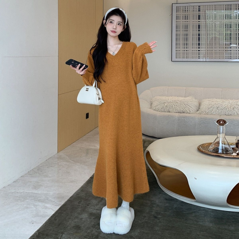 Haljina za trudnice - silueta sirene, pleteni chenille materijal, V-izrez, dugi rukavi, 90-95% elastan