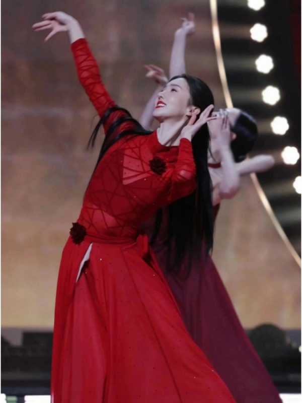 Ženski kineski klasični plesni kostim s reljefnom izradom i suknjom s velikim rubom, tkanina od spandexa i organskog pamuka, proljeće 2025 izlazak