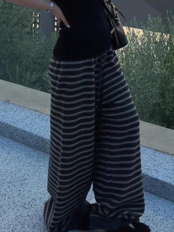 Hlače ravnog kroja od pamuk-poliester smjese, srednji pojas, duljina do poda, jesen 2025, elegantan uredski stil