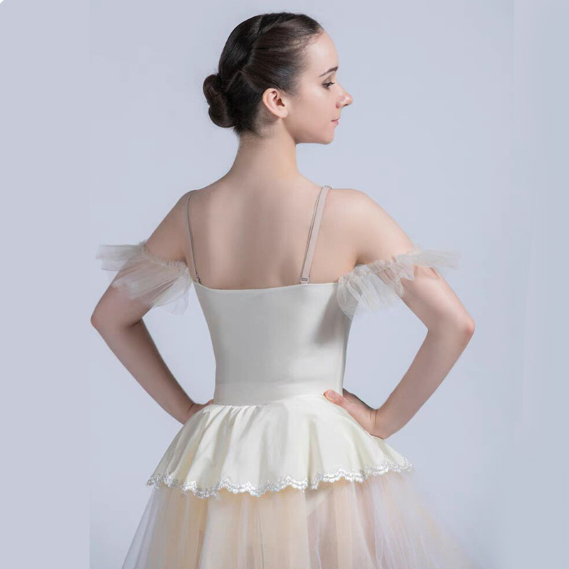 Costum de balet pentru reprezentații, costum de damă cu fustă pufoasă în stil prințesă, din material spandex; conținutul principal al țesăturii sub 30%; primăvară 2023; potrivit pentru vârsta 18–24.