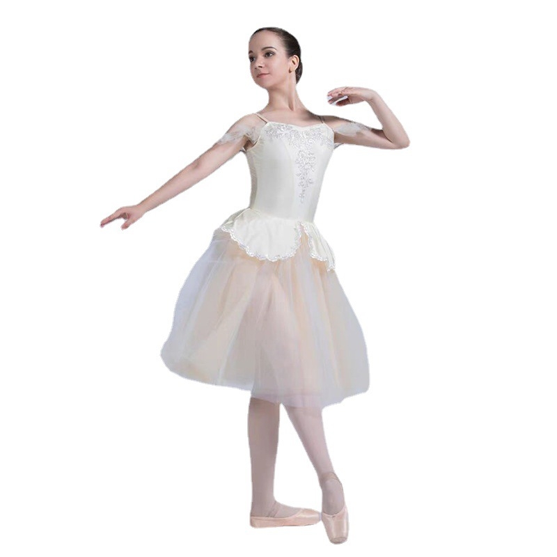Costum de balet pentru reprezentații, costum de damă cu fustă pufoasă în stil prințesă, din material spandex; conținutul principal al țesăturii sub 30%; primăvară 2023; potrivit pentru vârsta 18–24.