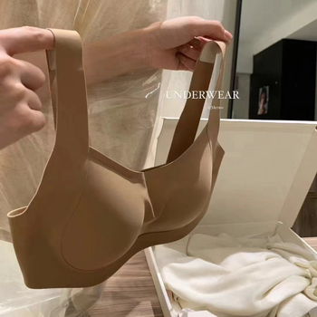 Sima integrált melltartó W-alakú puha támasztékkal, nylon fő anyag, nylon bélés, pohár anyaga: poliészter rost, stílus csőtop koreai stílus, hátul dupla sor csatokkal