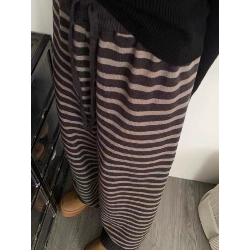 Široke hlače od vunene smese s pletenim prugama, visokim strukom, debela tkanina, zima 2025 (Vunena smesa; Poliester; Širok kroj; Visok struk; Debela tkanina)