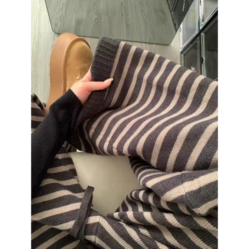 Široke hlače od vunene smese s pletenim prugama, visokim strukom, debela tkanina, zima 2025 (Vunena smesa; Poliester; Širok kroj; Visok struk; Debela tkanina)