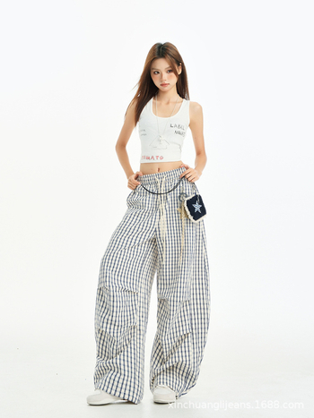 Casual hlače tipa Scimitar s drapiranim plisama — pamuk-poliester tkanina, niski struk, tanki materijal, ljeto 2025, street hipster stil