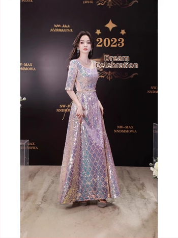 Garā vakarkleita ar pērlītēm viesu uzņemšanai — elegants stils, patchwork detaļas, poliestera maisījuma audums (30-50% / 50-70%), vasara 2025