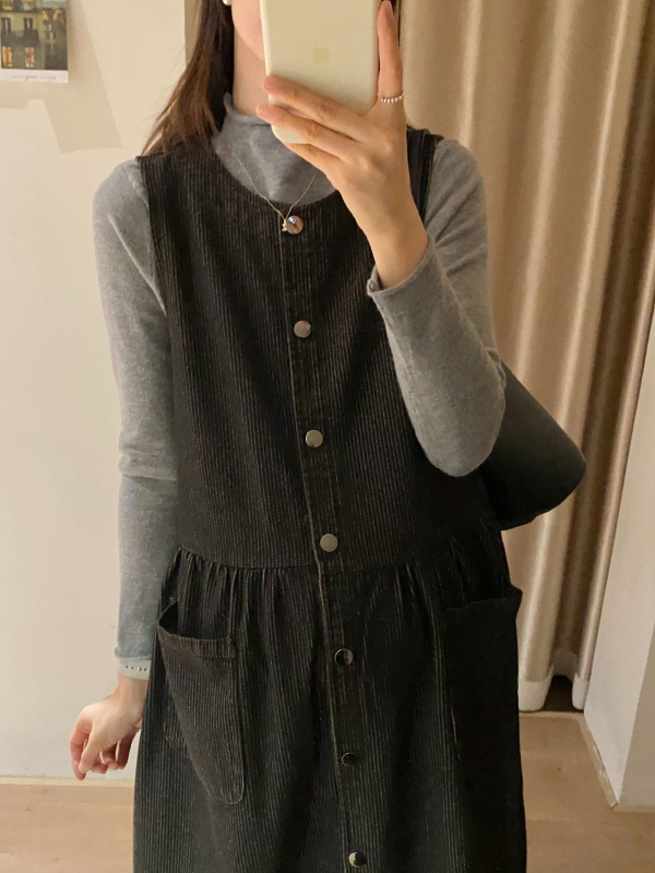 Εγκυμοσύνης φόρεμα από corduroy, χωρίς μανίκια, στρογγυλός λαιμός, μεσαίου μήκους, μονοχρωματικό σχέδιο, χειμερινή έκδοση 2024