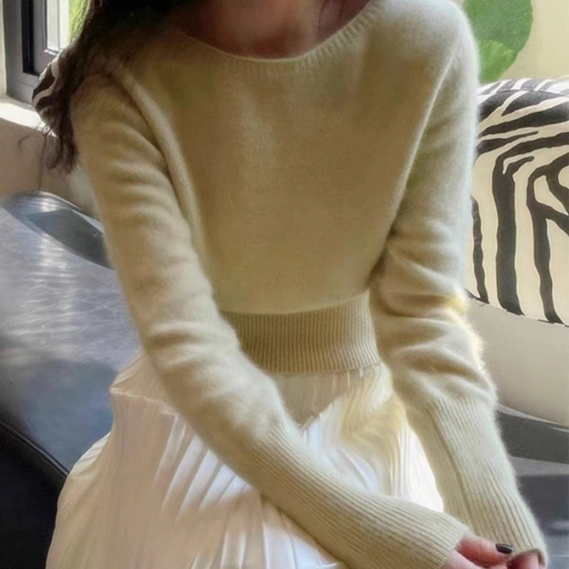 Πλεκτό πουλόβερ από μαλλί, λαιμόκοψη σε έναν ώμο, 95% μαλλί, κοντή γραμμή (40–50 εκ.), μακριά μανίκια