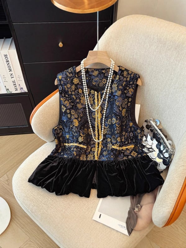 Bez rukava veste u kineskom stilu s književno retro, 3D jacquard efekt, velur paneli, okrugli vrat, poliester ≥95%
