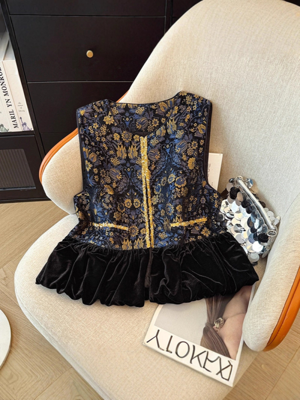 Bez rukava veste u kineskom stilu s književno retro, 3D jacquard efekt, velur paneli, okrugli vrat, poliester ≥95%