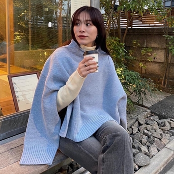 Πουλόβερ σε Cape στυλ, ελεύθερη γραμμή, ημιυψηλός γιακά, Raglan μακριά μανίκια, μαλλί 95%+