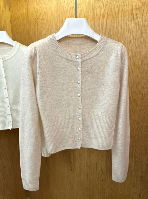 Γυναικείος πλεκτός cardigan από μαλλί, στενή εφαρμογή, στρογγυλός λαιμός, φουσκωτές μανίκες, κοντό μήκος