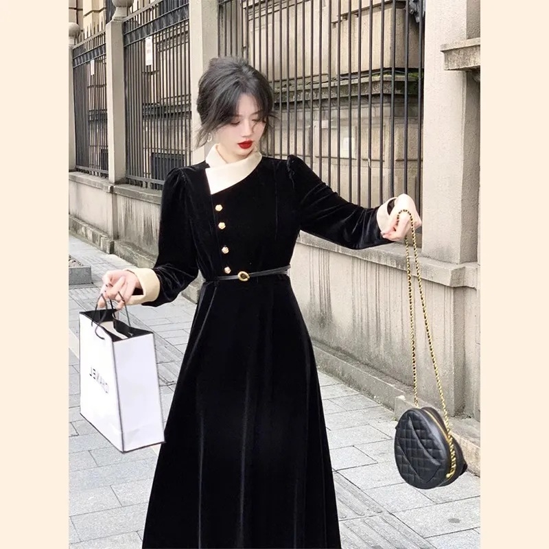 Bársonyruha A-vonalú szabással, sálgallérral, hosszú ujjú, laza derékkal