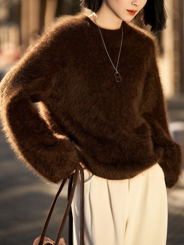 Ženski kašmir džemper s četkanom teksturom, debeli pleteni materijal, okrugli izrez, dugi rukavi, slobodan kroj