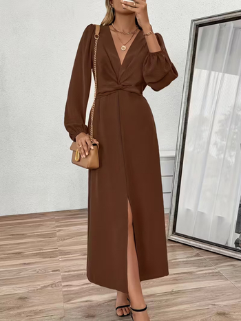 Šaty s V výstrihom a lampášovými rukávmi, vysoký pás, dlhá A-líniová silueta, jednofarebný materiál