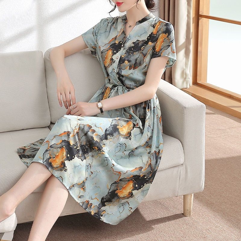 Dámske šaty zo šifónu s krátkym rukávom, V výstrihom, stredná dĺžka, jednodielne, umelecký vintage štýl, s gombíkmi, čipkou a zipsom.