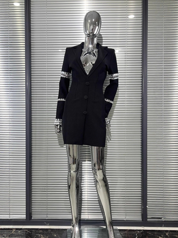 Bandážové šaty z polyesteru, dlhé rukávy, hlboký V výstrih, A-linijny strih, zips