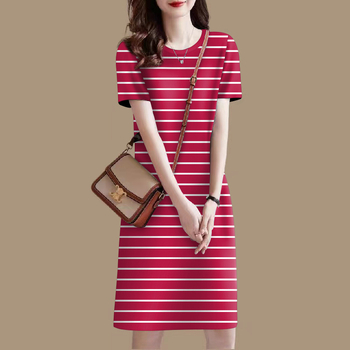 Šaty s pruhmi, okrúhly výstrih, krátke rukávy, stredná dĺžka, polyester