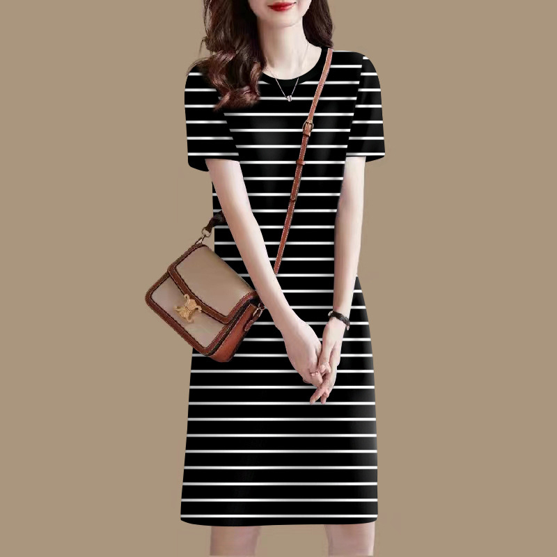 Šaty s pruhmi, okrúhly výstrih, krátke rukávy, stredná dĺžka, polyester