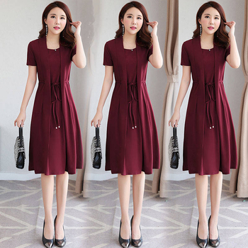 Két részes, illúziós midi ruha, A-vonalú, kerek nyakú, rövid ujjú, magas derekú, poliészter