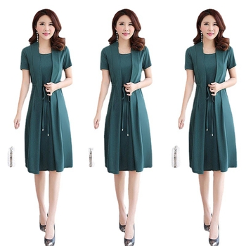 Két részes, illúziós midi ruha, A-vonalú, kerek nyakú, rövid ujjú, magas derekú, poliészter